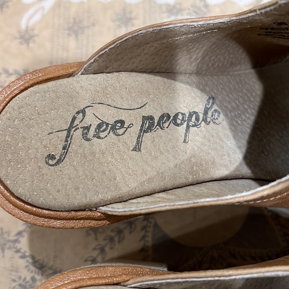 Free People Clogs - Picture 7 of 11